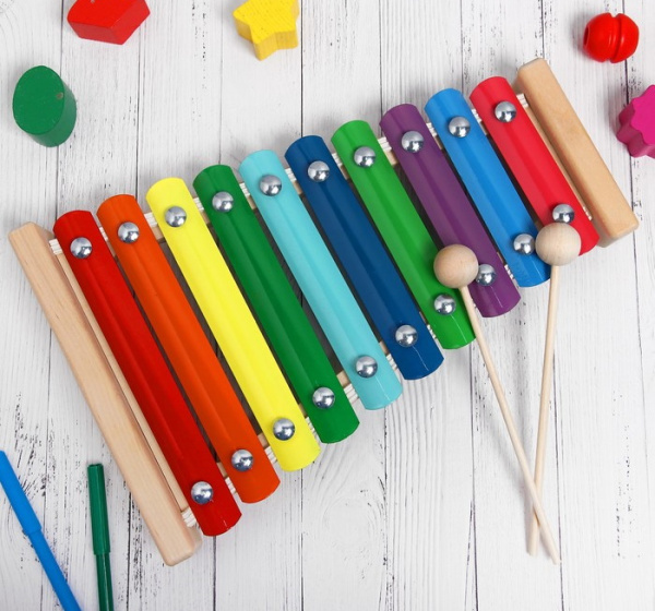 Металлофон разноцветный
