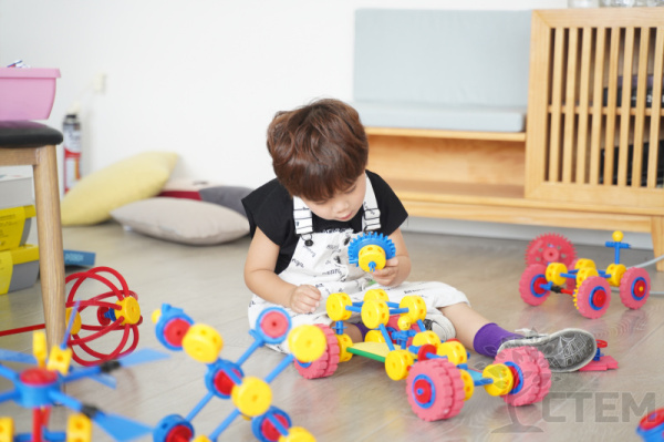 Thinkertoy набор для группы 5-6 лет