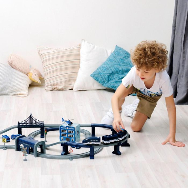 Железная дорога для детей «Полицейский участок», 92 предмета, на батарейках со звуком